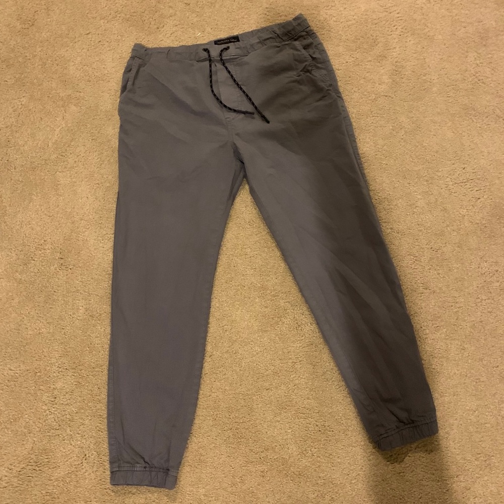 American Eagle Men’s drawstring joggers